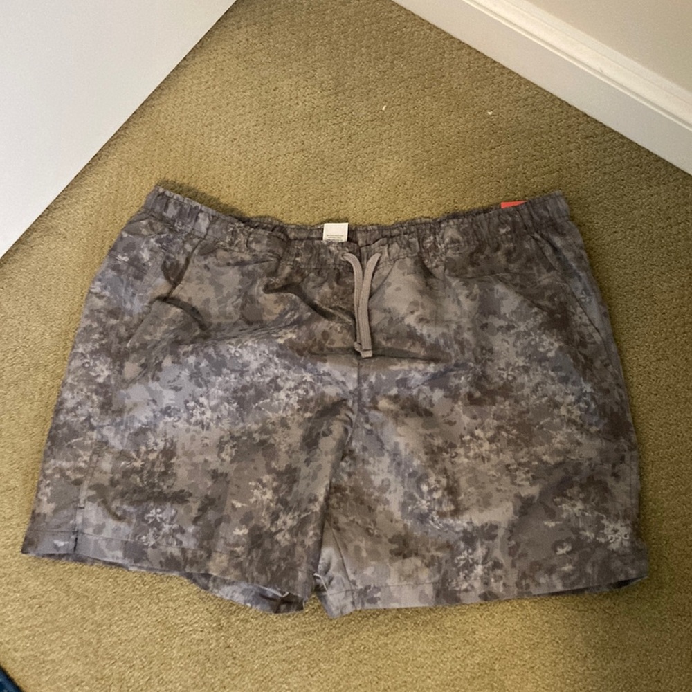 NWT DSG GREY EVERY DAY SHORTS